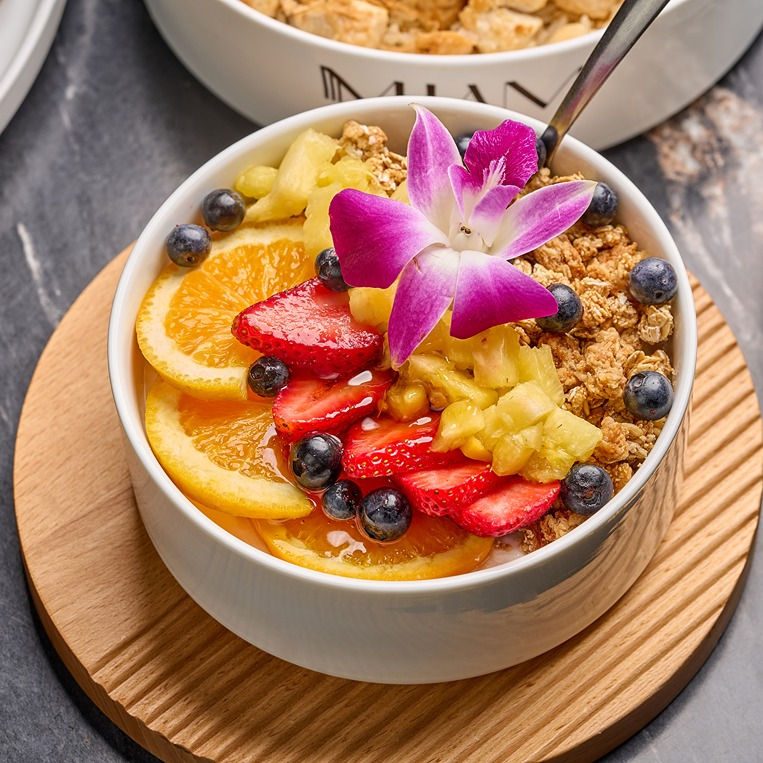 Sunrise açaí bowl
